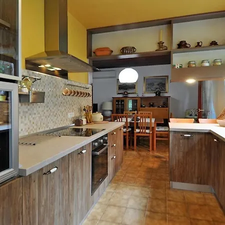 بيت للعطل Family Friendly House With A Swimming Pool Pjescana Uvala, Pula - 21764 بيشكانا أوفالا