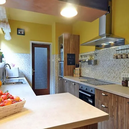 بيت للعطل Family Friendly House With A Swimming Pool Pjescana Uvala, Pula - 21764 بيشكانا أوفالا