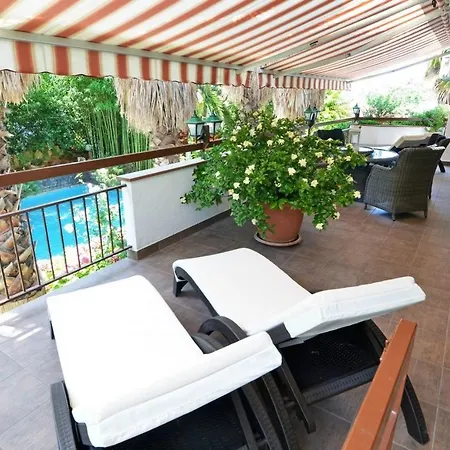 Holiday home Family Friendly House With A Swimming Pool Pjescana Uvala, Pula - 21764 Pjescana Uvala