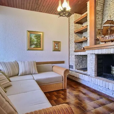 Family Friendly House With A Swimming Pool Pjescana Uvala, Pula - 21764 Pjescana Uvala