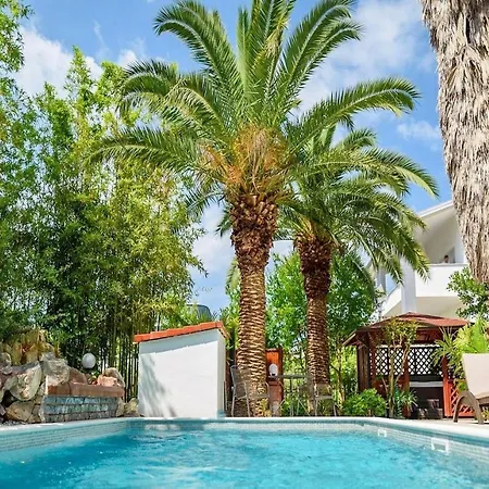 Family Friendly House With A Swimming Pool Pjescana Uvala, Pula - 21764 Holiday home *