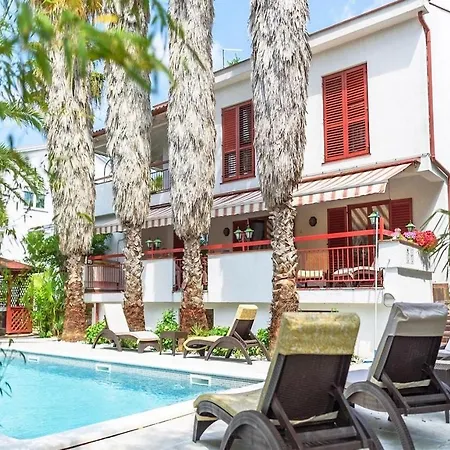 Family Friendly House With A Swimming Pool Pjescana Uvala, Pula - 21764 Pjescana Uvala