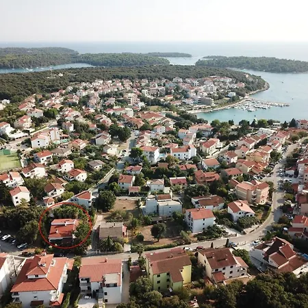 Family Friendly House With A Swimming Pool Pjescana Uvala, Pula - 21764 Holiday home Pjescana Uvala